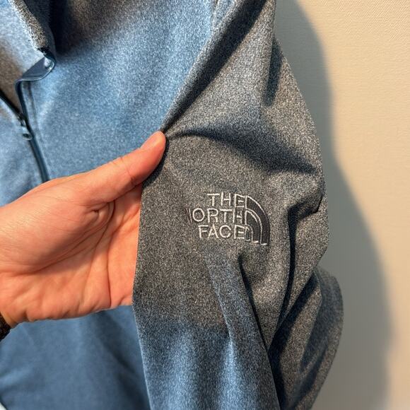 The North Face Quarter Zip - Men's Large - Picture 4 of 5